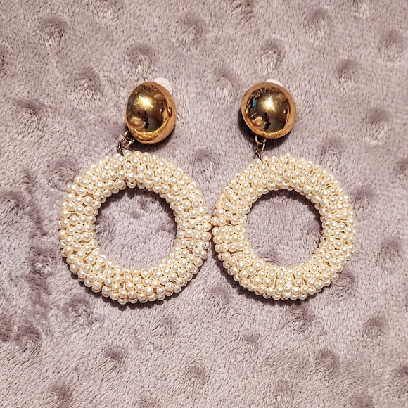 Vintage 1988 Avon Faux Pearl Beaded Necklace & Earrings Set - Picture 9 of 9